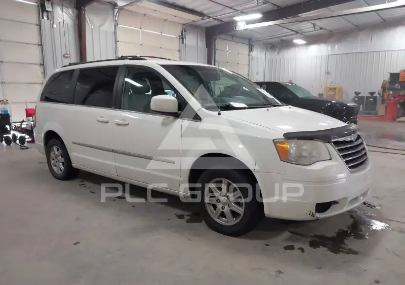 2010 Chrysler TOWN & COUNTRY photo