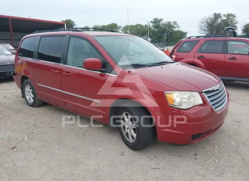2010 Chrysler TOWN & COUNTRY photo