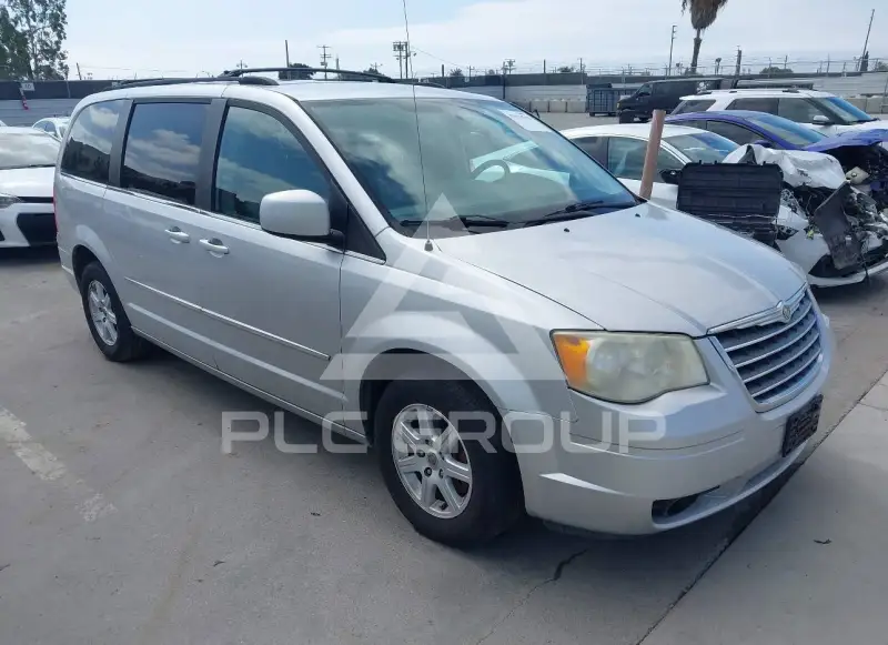 2010 Chrysler TOWN & COUNTRY фото