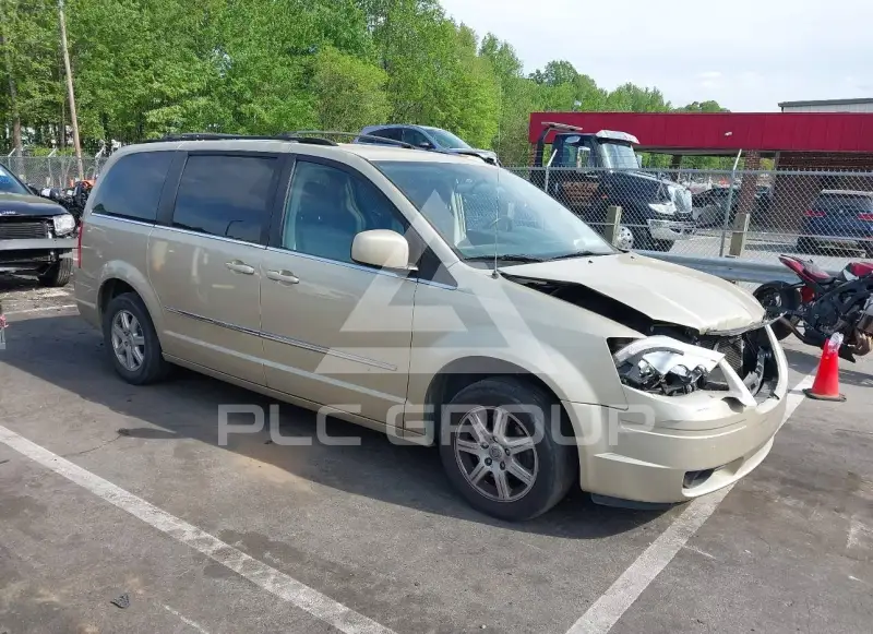 2010 Chrysler TOWN & COUNTRY photo