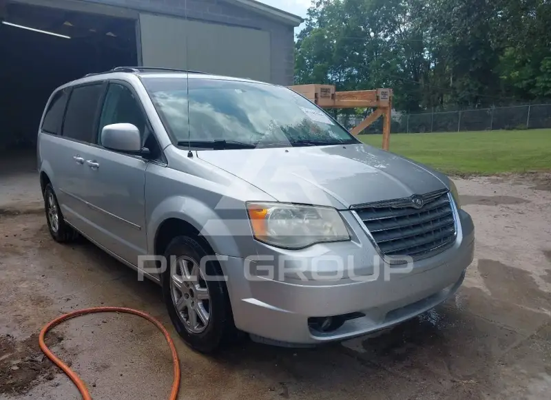 2010 Chrysler TOWN & COUNTRY фото