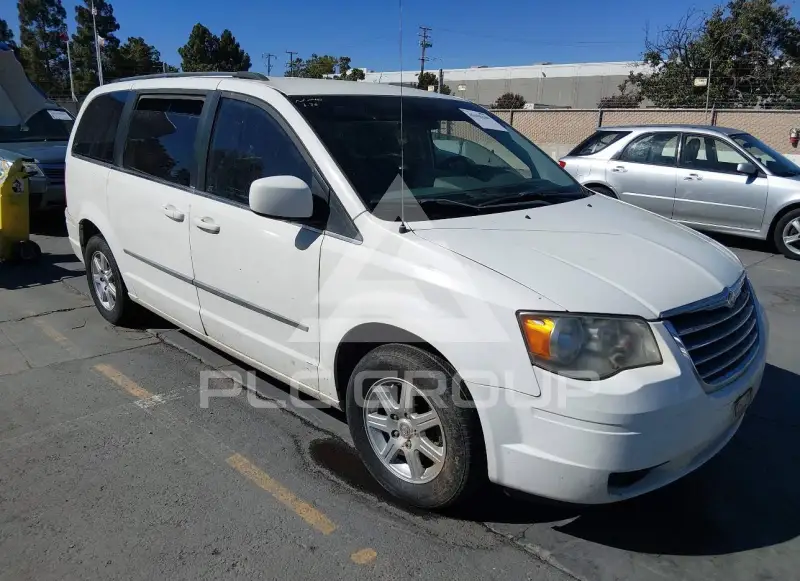 2010 Chrysler TOWN & COUNTRY фото
