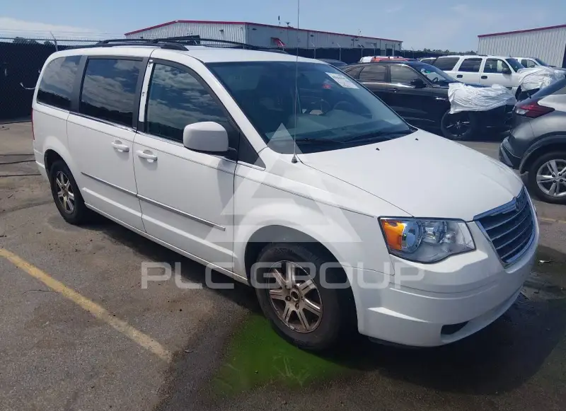 2010 Chrysler TOWN & COUNTRY photo