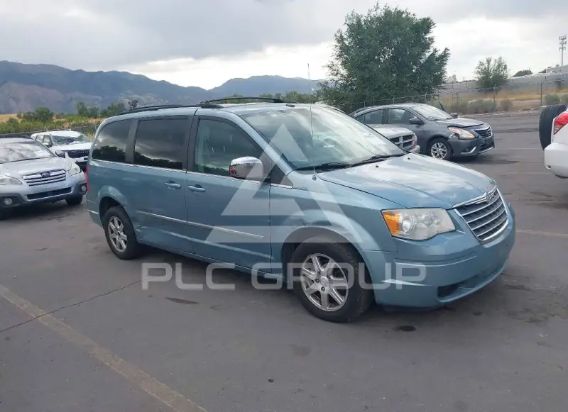 2010 Chrysler TOWN & COUNTRY фото