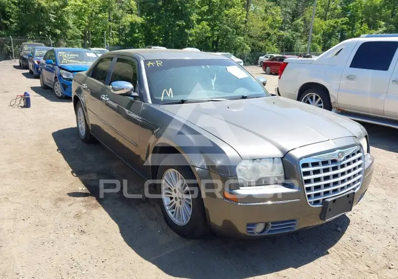 2010 Chrysler 300 photo