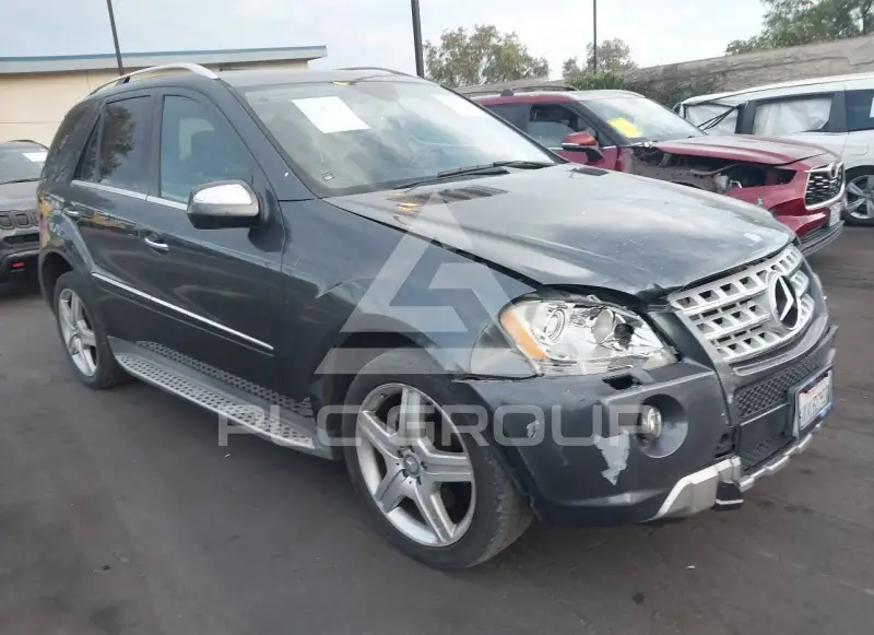 2010 Mercedes Benz ML 550 фото