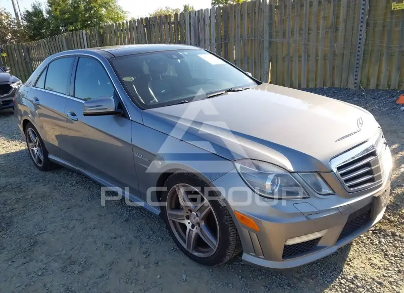 2010 Mercedes Benz E 63 AMG фото