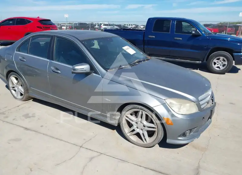2010 Mercedes Benz C 300 фото