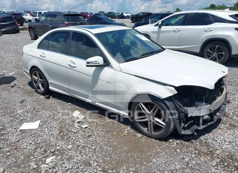 2010 Mercedes Benz C 300 фото