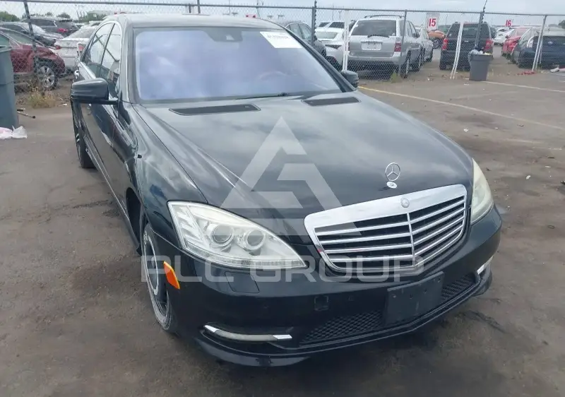 2010 Mercedes Benz S 550 фото