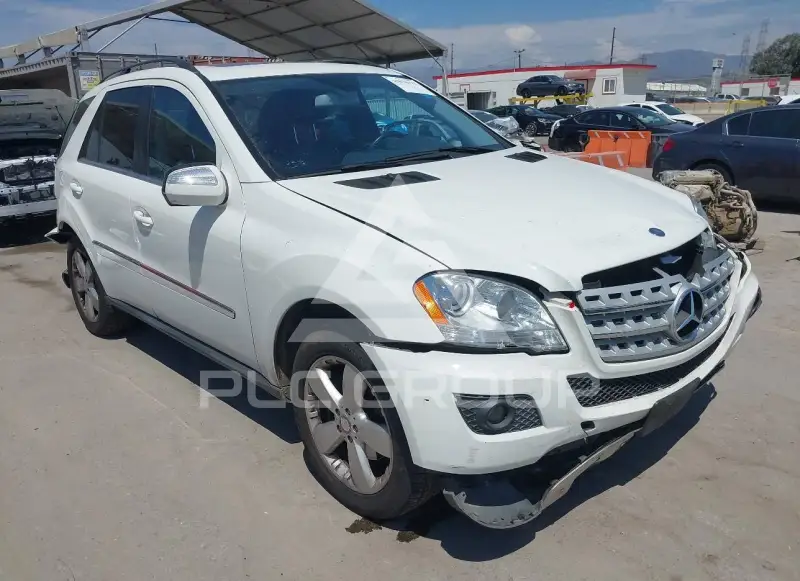 2010 Mercedes Benz ML 350 photo