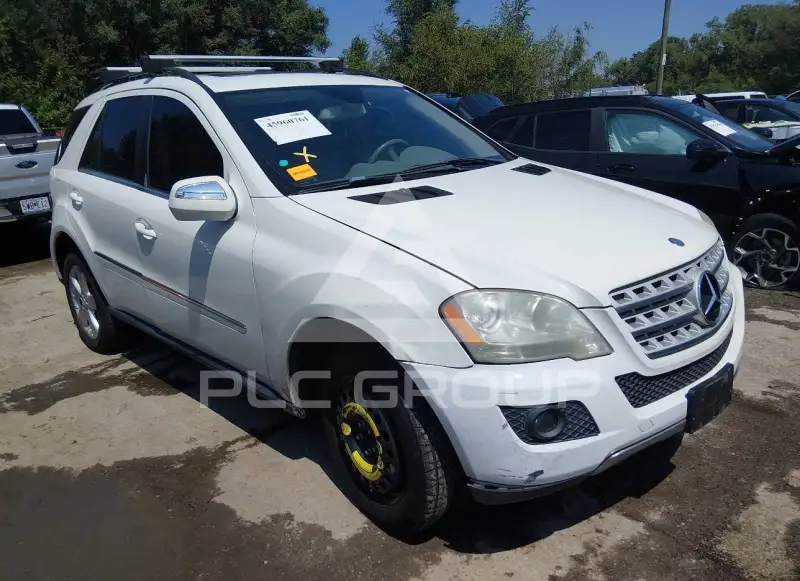 2010 Mercedes Benz ML 350 фото