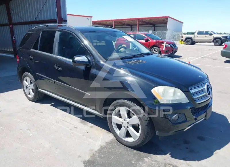 2010 Mercedes Benz ML 350 фото