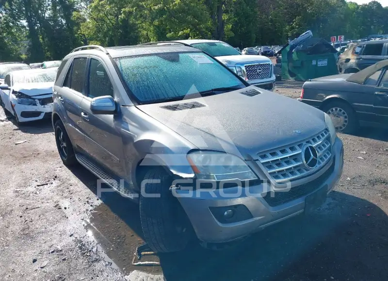 2010 Mercedes Benz ML 350 фото