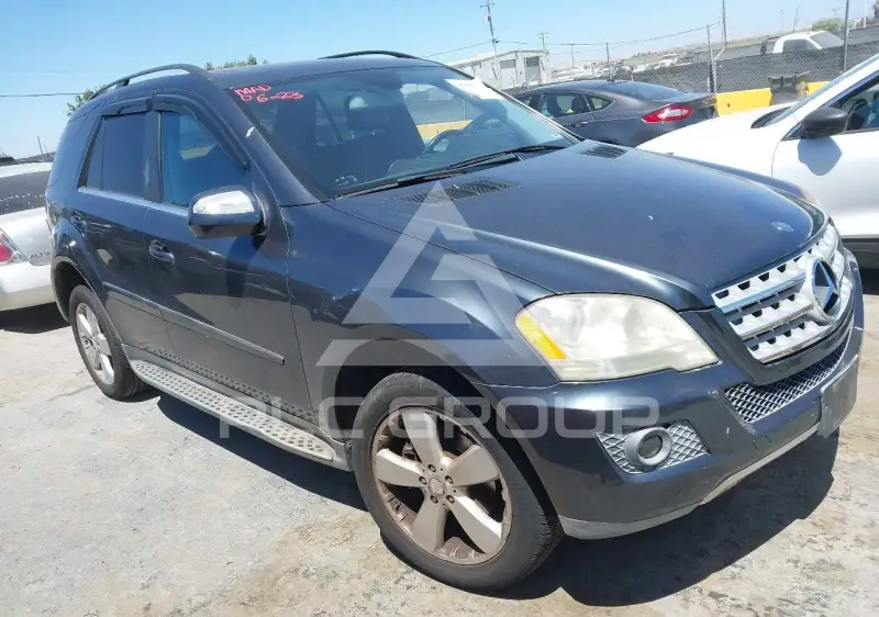 2010 Mercedes Benz ML 350 photo