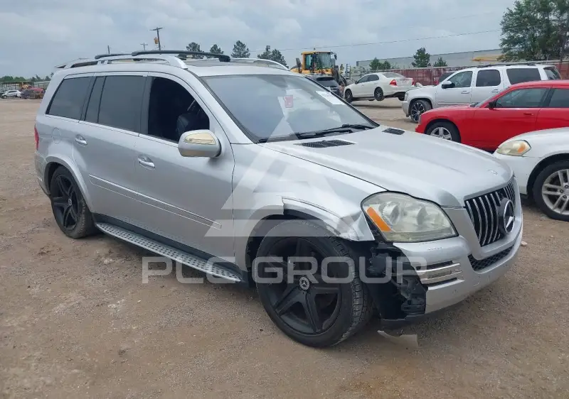 2010 Mercedes Benz GL 550 photo