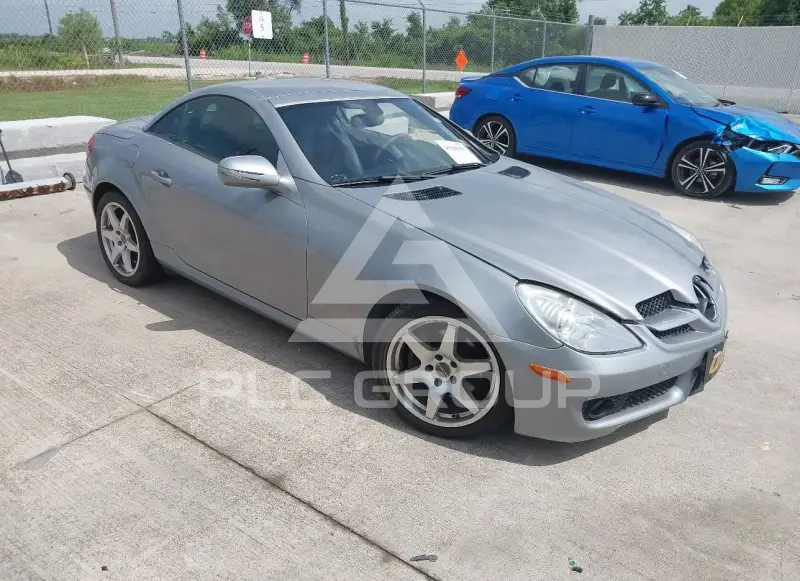2010 Mercedes Benz SLK 300 photo