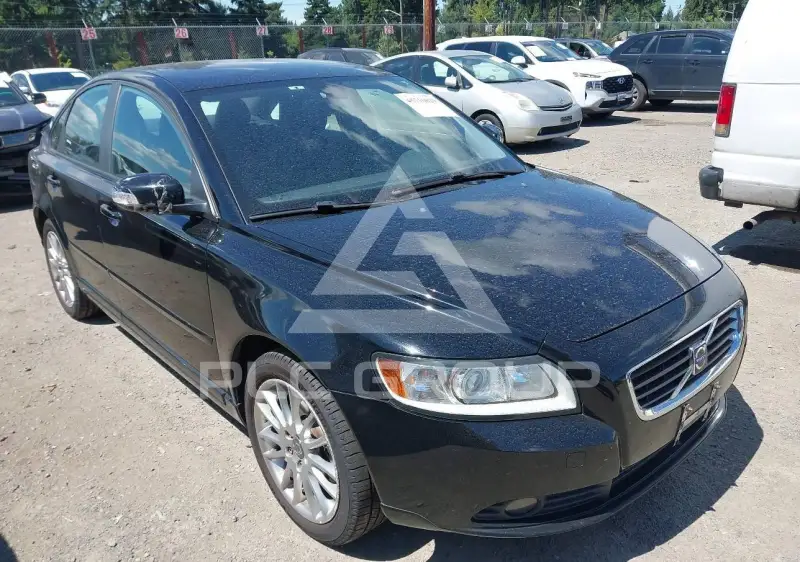2010 Volvo S40 photo