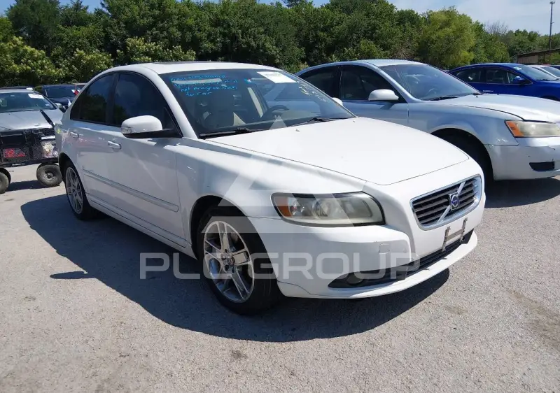 2010 Volvo S40 фото
