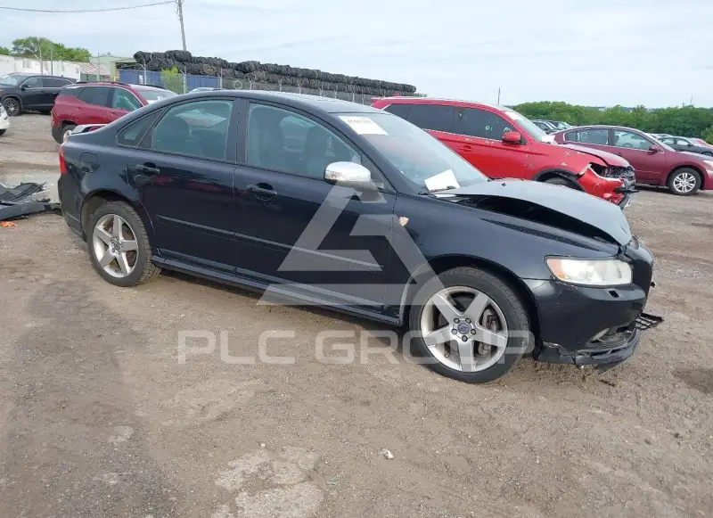 2010 Volvo S40 фото