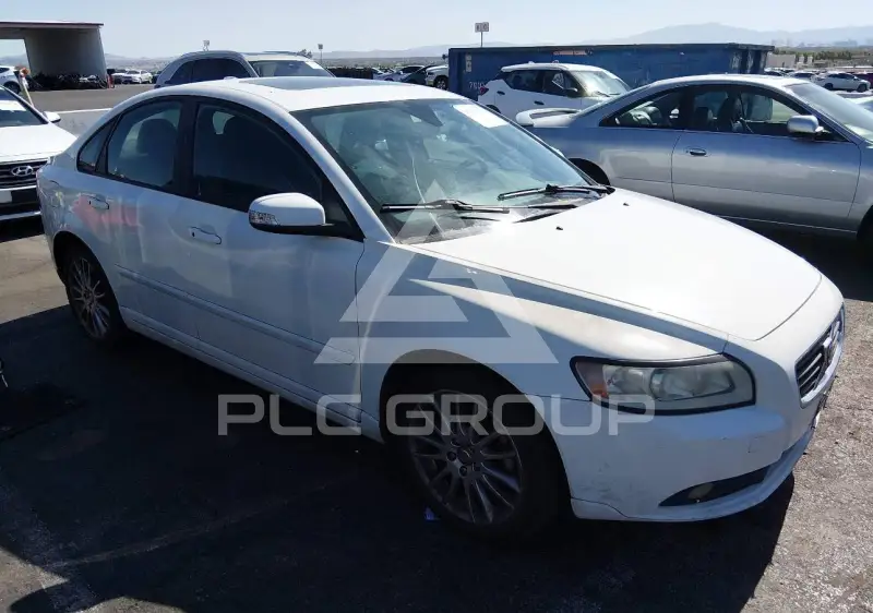2010 Volvo S40 фото