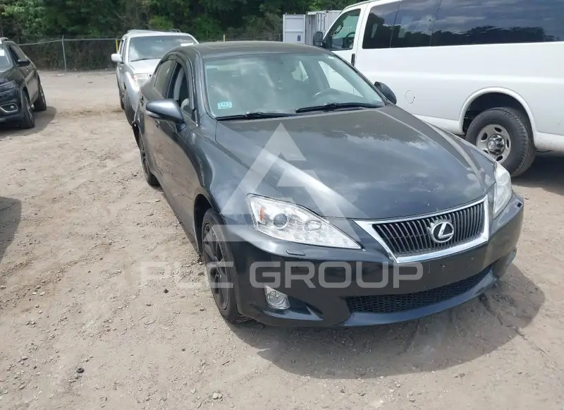 2010 Lexus IS250 фото
