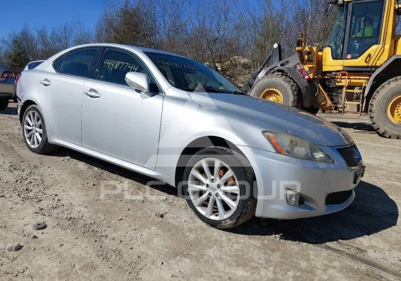 2010 Lexus IS250 фото