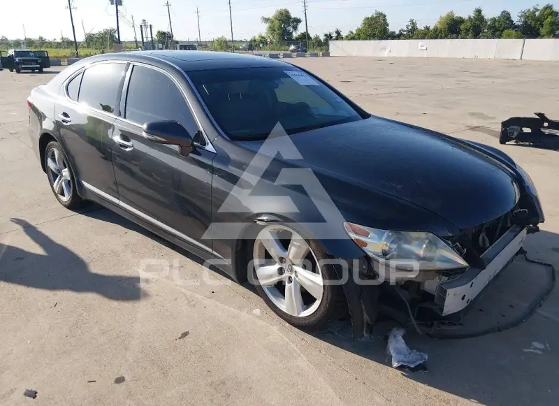 2010 Lexus LS460 photo