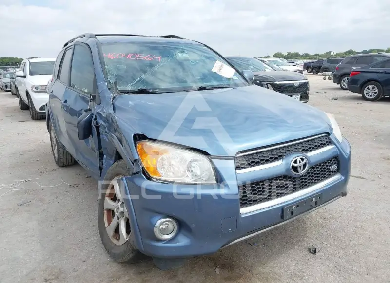 2010 Toyota RAV4 фото