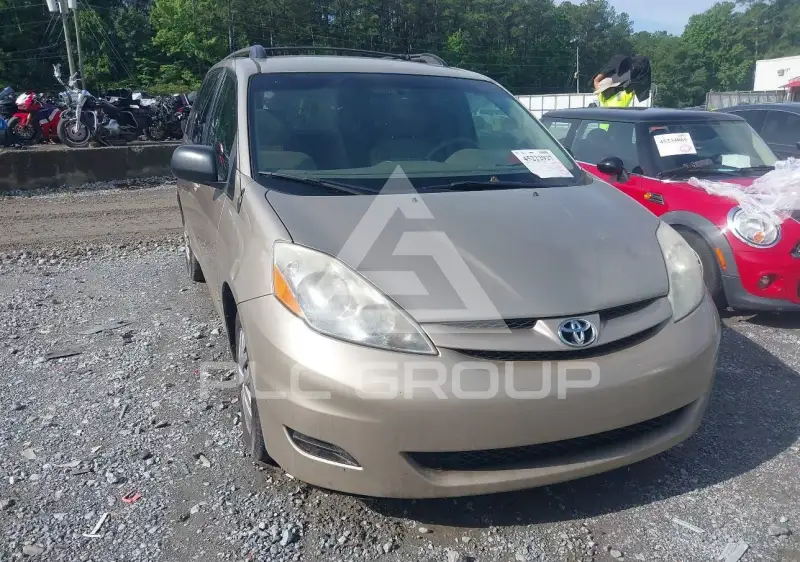 2010 Toyota SIENNA фото