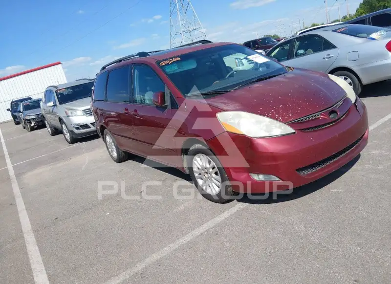 2010 Toyota SIENNA photo