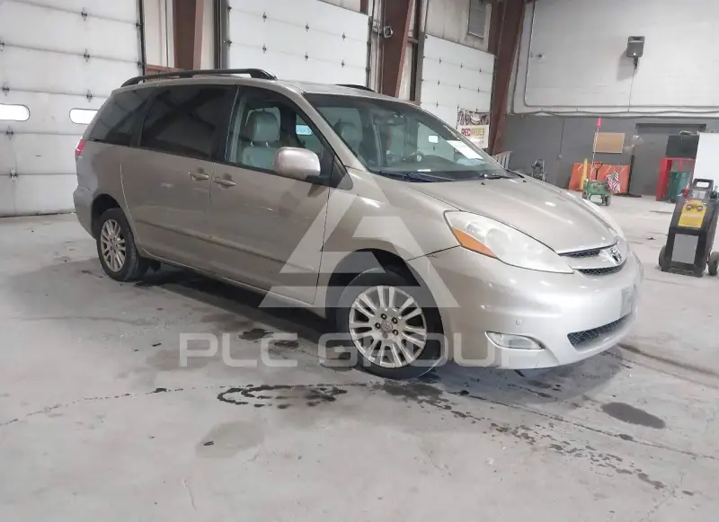 2010 Toyota SIENNA фото