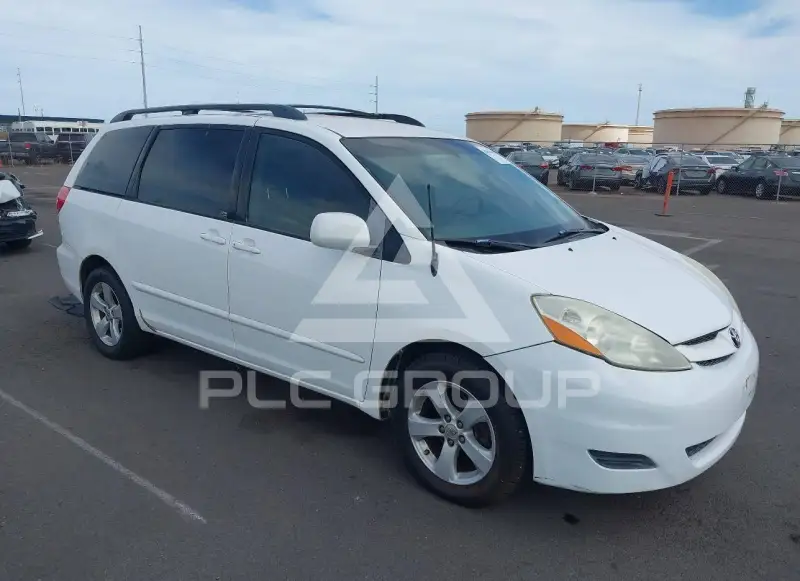 2010 Toyota SIENNA фото