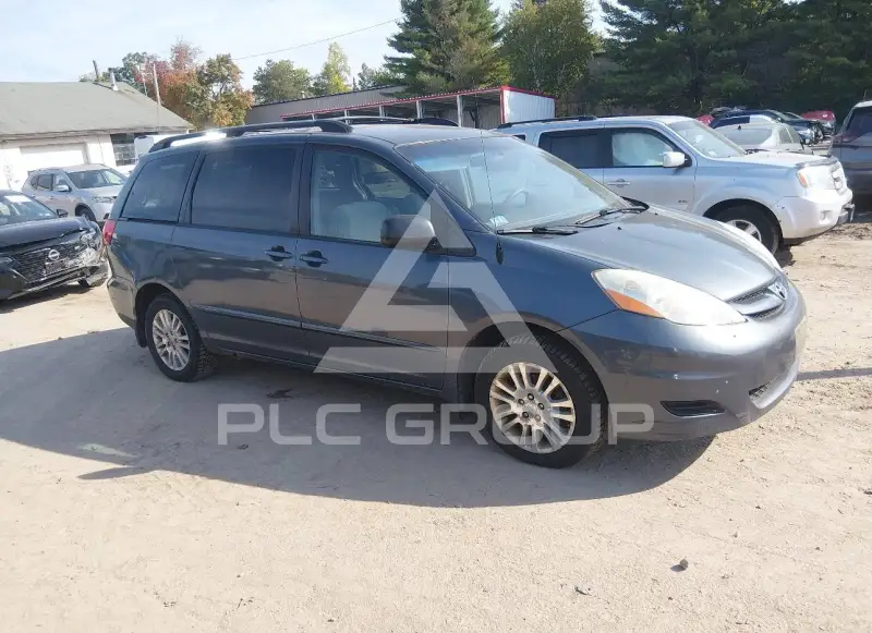 2010 Toyota SIENNA photo