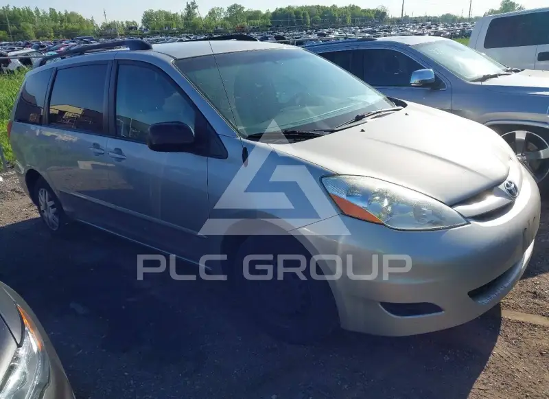 2010 Toyota SIENNA фото