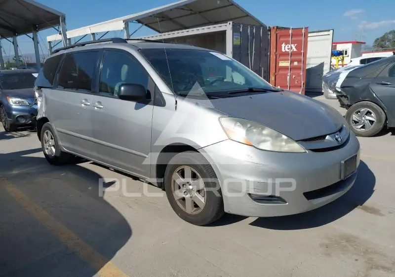 2010 Toyota SIENNA фото