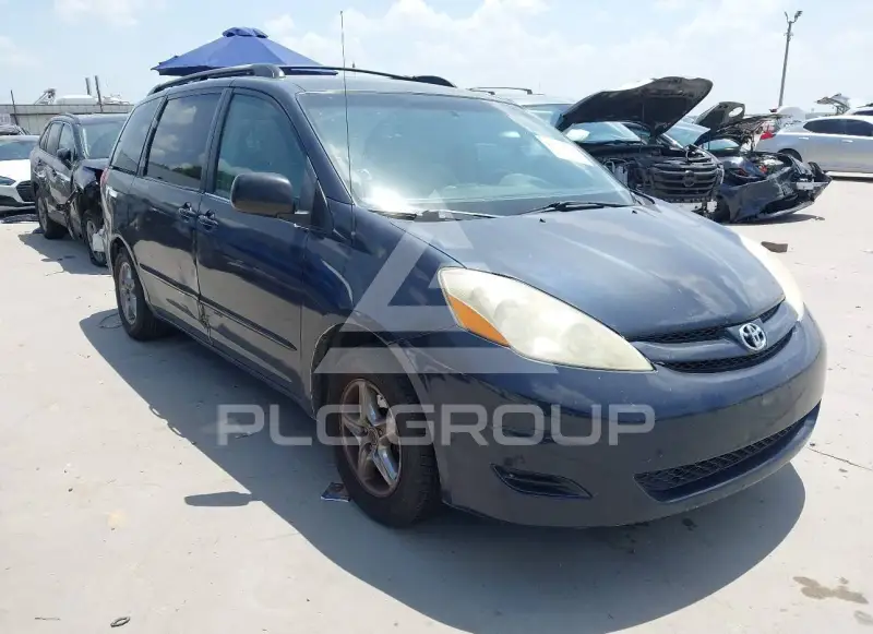 2010 Toyota SIENNA фото