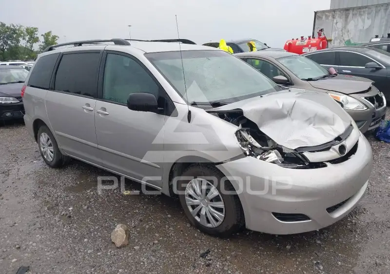 2010 Toyota SIENNA фото