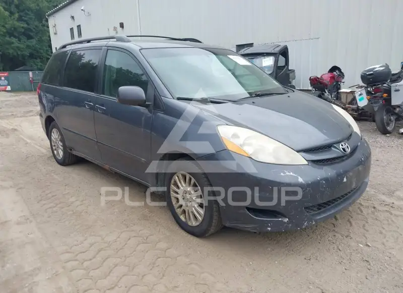 2010 Toyota SIENNA фото