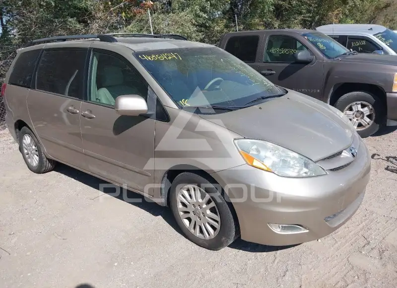 2010 Toyota SIENNA фото