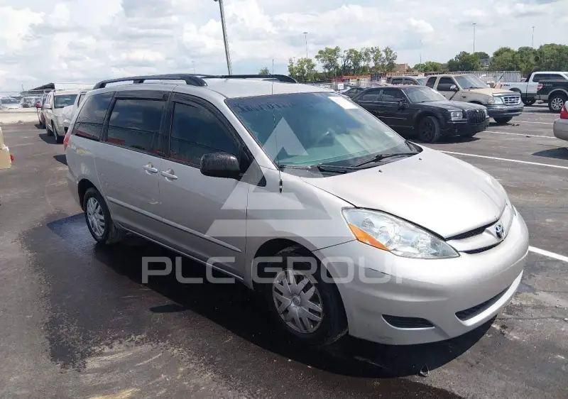 2010 Toyota SIENNA фото