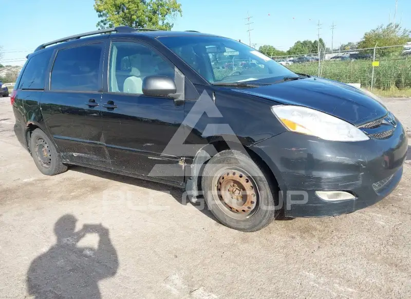 2010 Toyota SIENNA фото