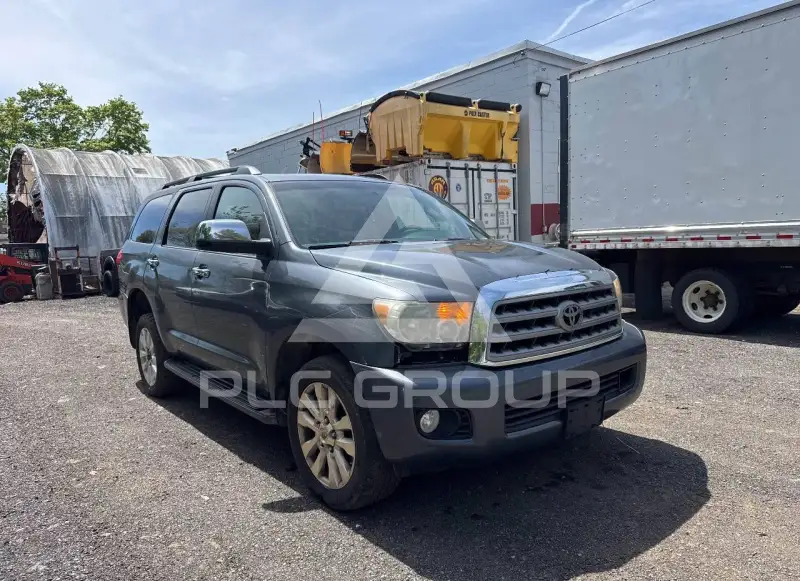 2010 Toyota SEQUOIA фото