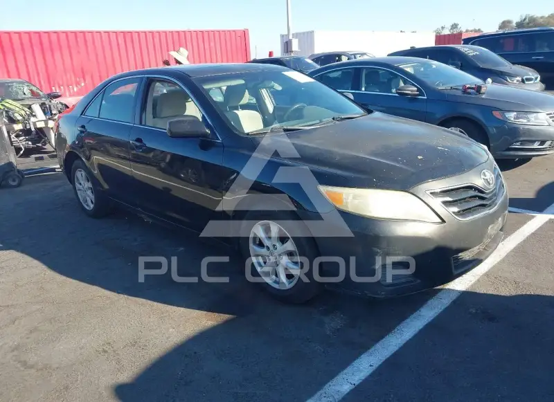 2010 Toyota CAMRY фото