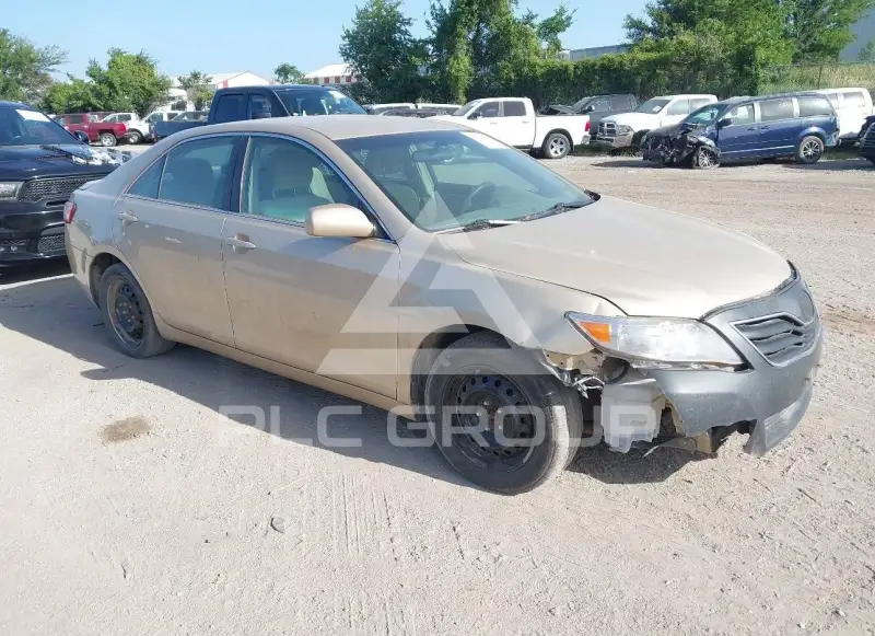 2010 Toyota CAMRY photo