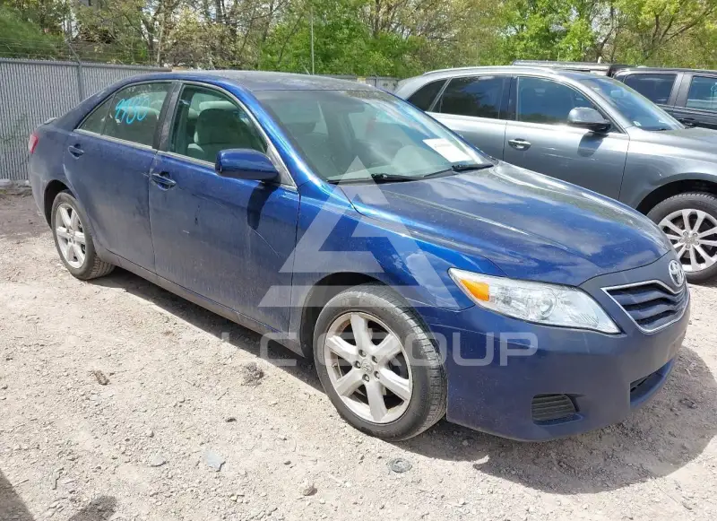 2010 Toyota CAMRY фото