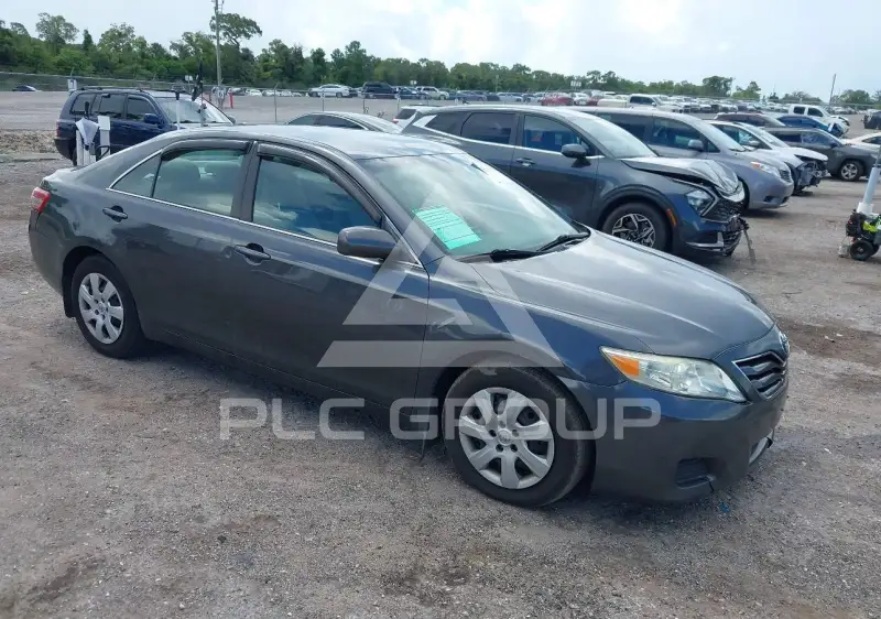 2010 Toyota CAMRY фото