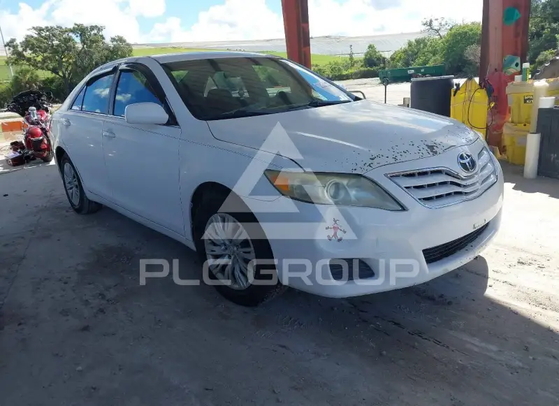 2010 Toyota CAMRY photo