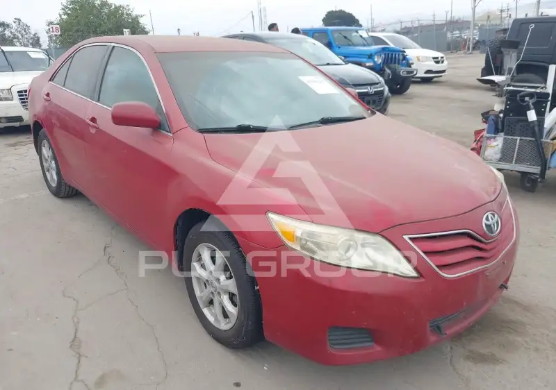 2010 Toyota CAMRY фото