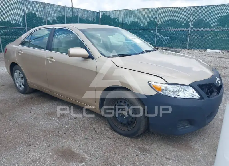 2010 Toyota CAMRY фото